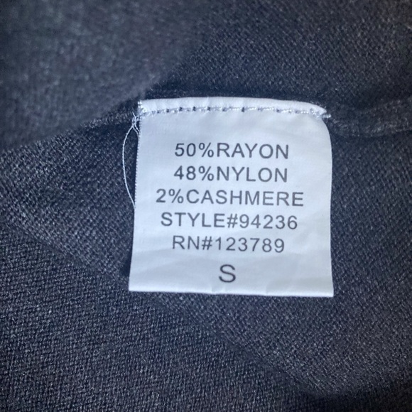 Harley and Me Collection Cashmere Blend Tie Front Top NWOT - Picture 8 of 8